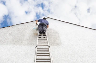 Peinture extérieure à Vernie — façades et ravalement